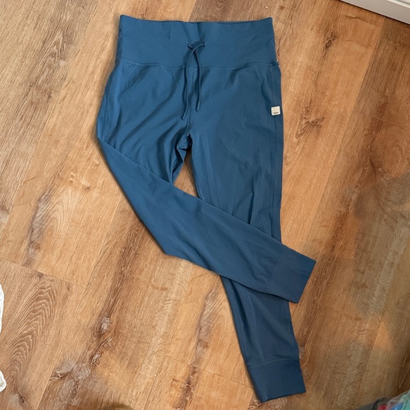Vuori Pants - Vuori Daily Leggings